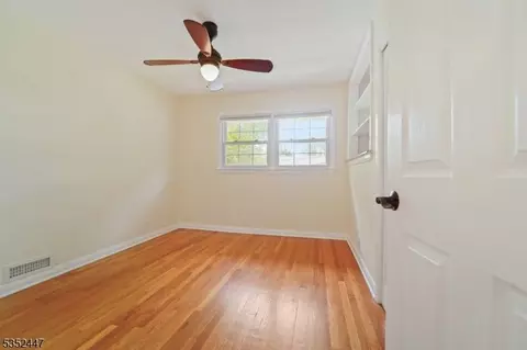 7 Swan Ter, Wayne, NJ 07470 photo 17