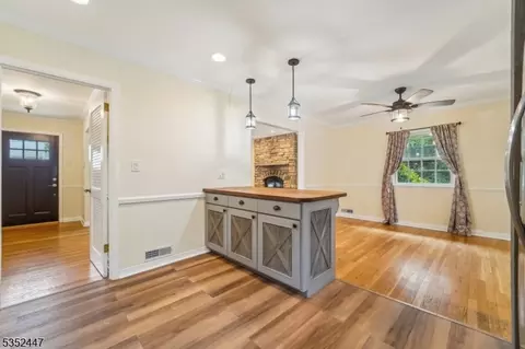 7 Swan Ter, Wayne, NJ 07470 photo 9