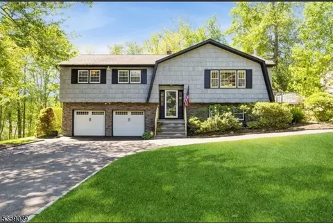 1 Coppola Ct, Montville, NJ 07045