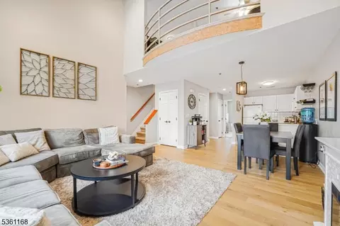101 Royal Ave #40, Hawthorne, NJ 07506