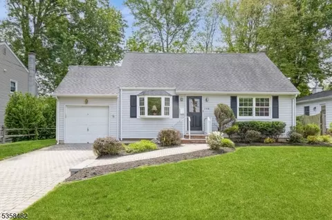 198 Tillotson Rd, Fanwood, NJ 07023