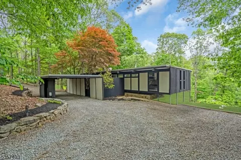 18 Ridge Rd, Lebanon, NJ 08833
