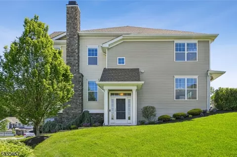 18 Blazingstar Way, Hackettstown, NJ 07840