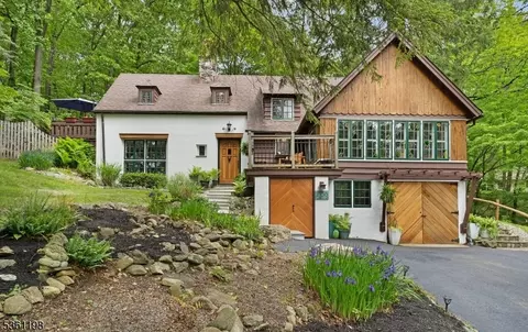 100 Hilltop Trl, Sparta, NJ 07871