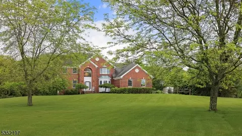 5 Dege Farm Rd, Tewksbury Twp, NJ 07830