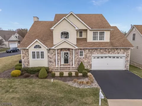 6 Apgar Ct, Flemington, NJ 08822