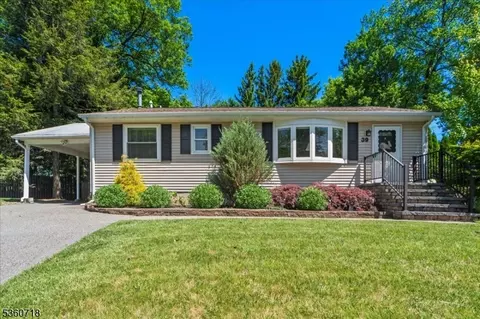 39 Mckinley Pl, West Milford, NJ 07480