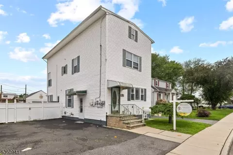 39 Grove St, Little Ferry, NJ 07643