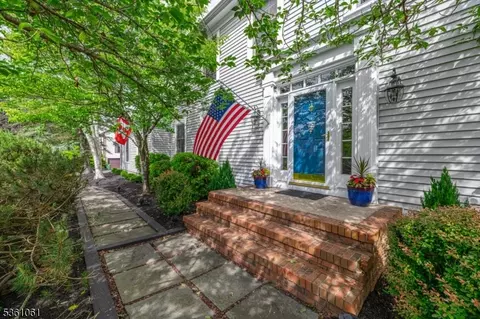 7 Lexington Way, Long Valley, NJ 07853