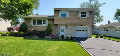 813 Riverbend Dr, Clark, NJ 07066