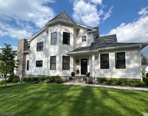 7 Park West Dr, Mountainside, NJ 07092