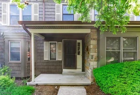17 Whippoorwill Dr, Hackettstown, NJ 07840