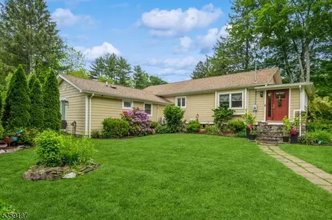 203 La Rue Rd, Newfoundland, NJ 07435