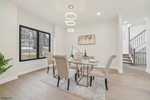 20 Pinchbrook Dr, Florham Park, NJ 07932