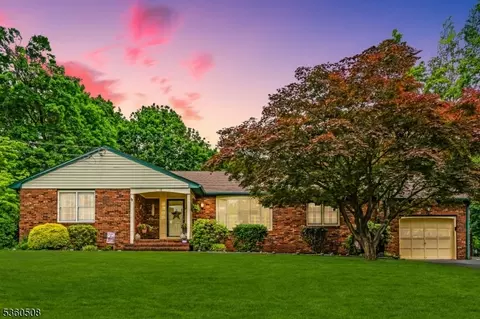 16 Huyler Rd, Branchburg, NJ 08876
