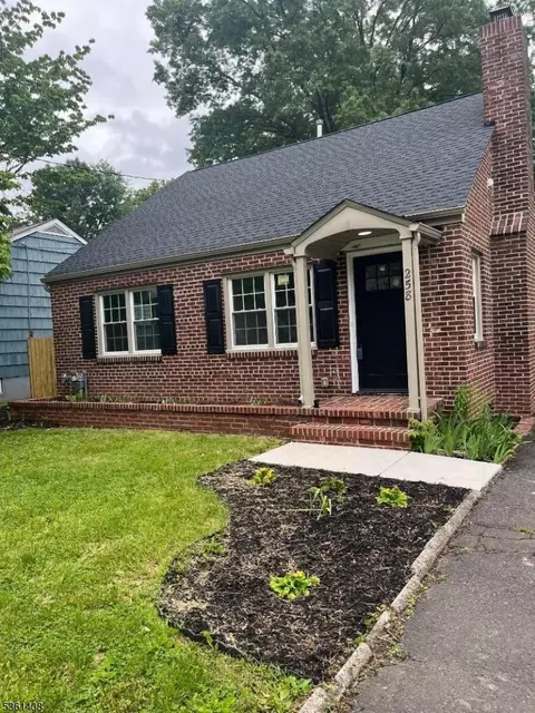 258 N Jackson Ave, North Plainfield, NJ 07060