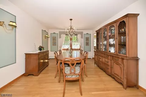 10 Lyncrest Dr, Paramus, NJ 07652 photo 8