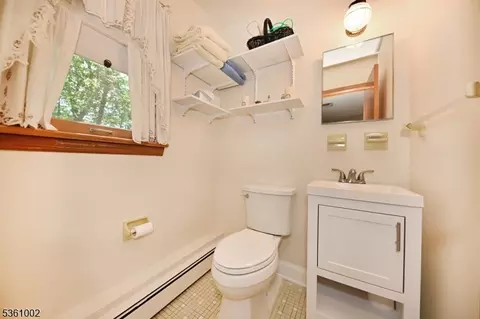 10 Lyncrest Dr, Paramus, NJ 07652 photo 23