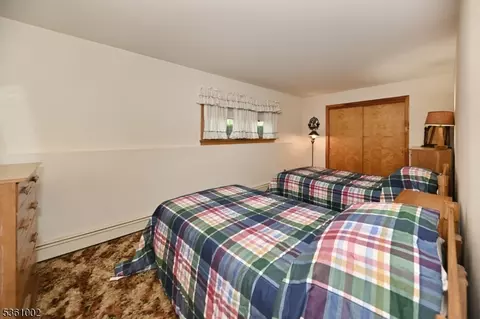 10 Lyncrest Dr, Paramus, NJ 07652 photo 22