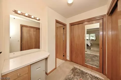 10 Lyncrest Dr, Paramus, NJ 07652 photo 15
