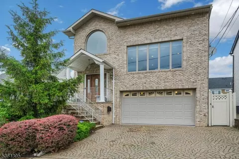 361 Roosevelt Ave, Lyndhurst, NJ 07071