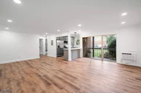 16 Deanna Dr #23, Hillsborough, NJ 08844