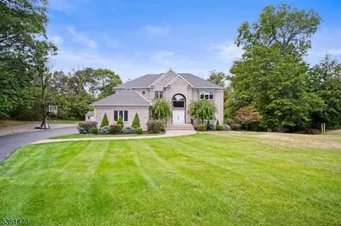 10 Smock Ct, Towaco, NJ 07082