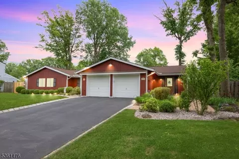 27 Atlanta Ave, Piscataway, NJ 08854