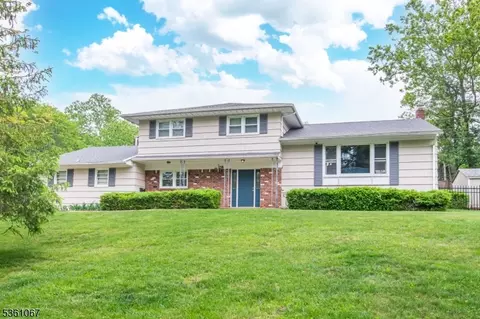 28 Jameson Pl, West Caldwell, NJ 07006