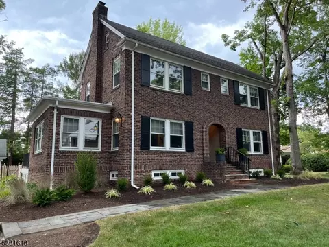 22 Welsh Rd, Essex Fells, NJ 07021