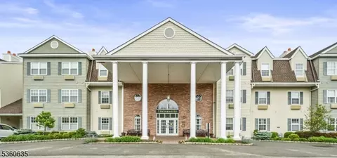 7417 Richmond Rd #417, West Milford, NJ 07480