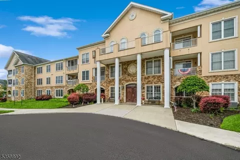 301 Cleveland Ln, Rockaway, NJ 07866