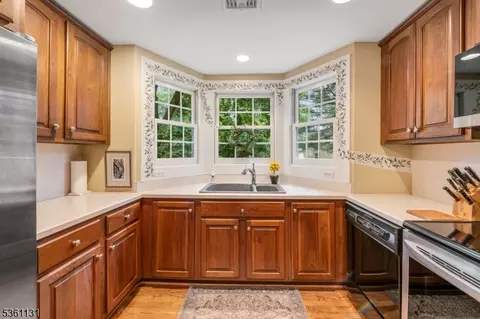 498 Pines Lake Dr, Wayne, NJ 07470 photo 10