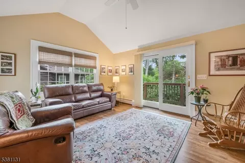 498 Pines Lake Dr, Wayne, NJ 07470 photo 13