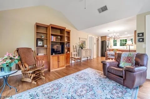 498 Pines Lake Dr, Wayne, NJ 07470 photo 15