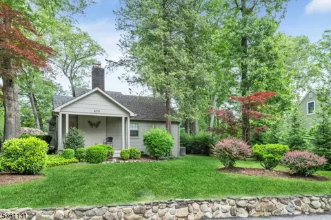 498 Pines Lake Dr, Wayne, NJ 07470 photo 3