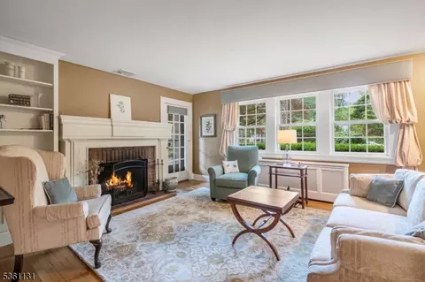 498 Pines Lake Dr, Wayne, NJ 07470 photo 4
