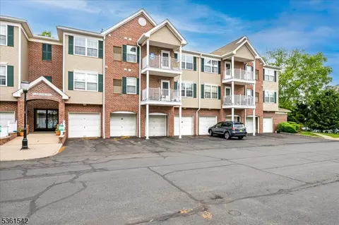 28 Redspire Dr, Union, NJ 07083