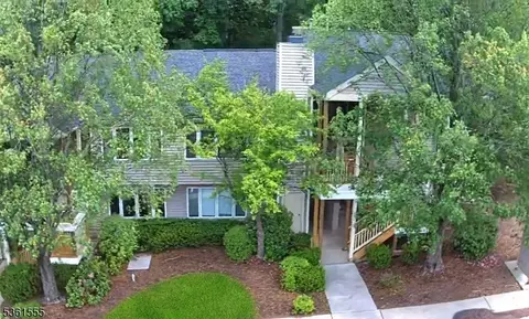 42 Augusta Dr, Annandale, NJ 08801