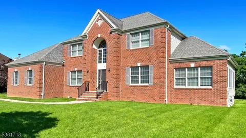 2 Murphy Dr, Hillsborough, NJ 08844