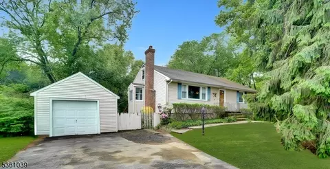 101 Horseneck Rd, Montville, NJ 07045