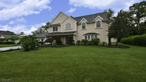 13 Van Saun Pl, Pompton Plains, NJ 07444
