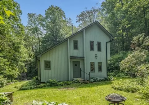 223 Asbury West Portal Rd, Asbury, NJ 08802