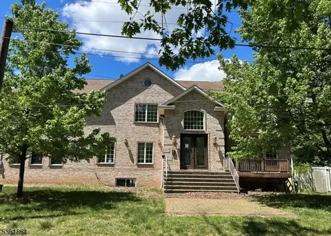 234 Bathgate Ave, Franklin Twp, NJ 08873