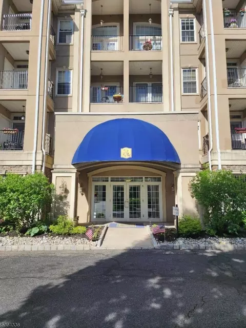 8310 Harcourt Rd, Clifton, NJ 07013