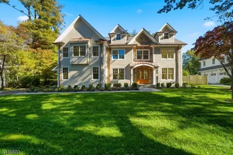 34 Rolling Hill Dr, Chatham Twp, NJ 07928