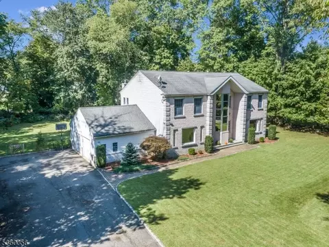 131 Cedar Ln, Hillsdale, NJ 07642