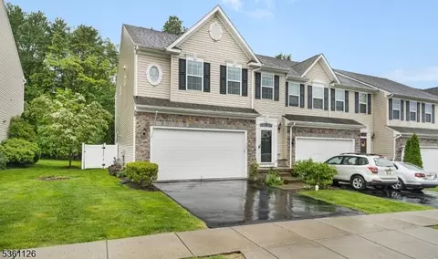 45 Washington Square Cir # D, Washington, NJ 07882