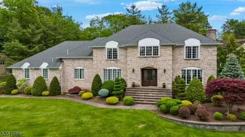 9 Doremus Dr, Towaco, NJ 07082