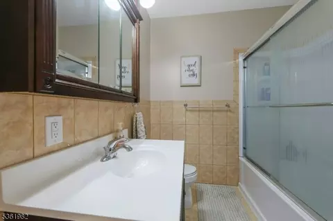 143 Maple Ave, Wallington, NJ 07057 photo 45